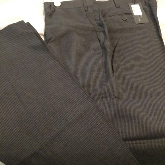 NEW $895 Men's pinstripe suit Bloomingales 40L - Picture 7 of 9
